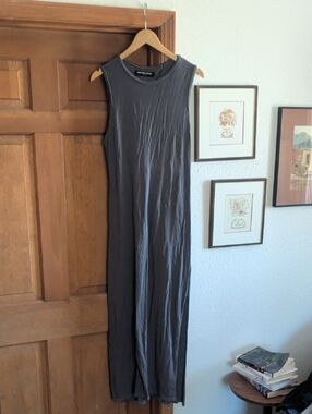 Groceries Apparel Sleeveless Gray Maxi Dress With Detailed Twist Back